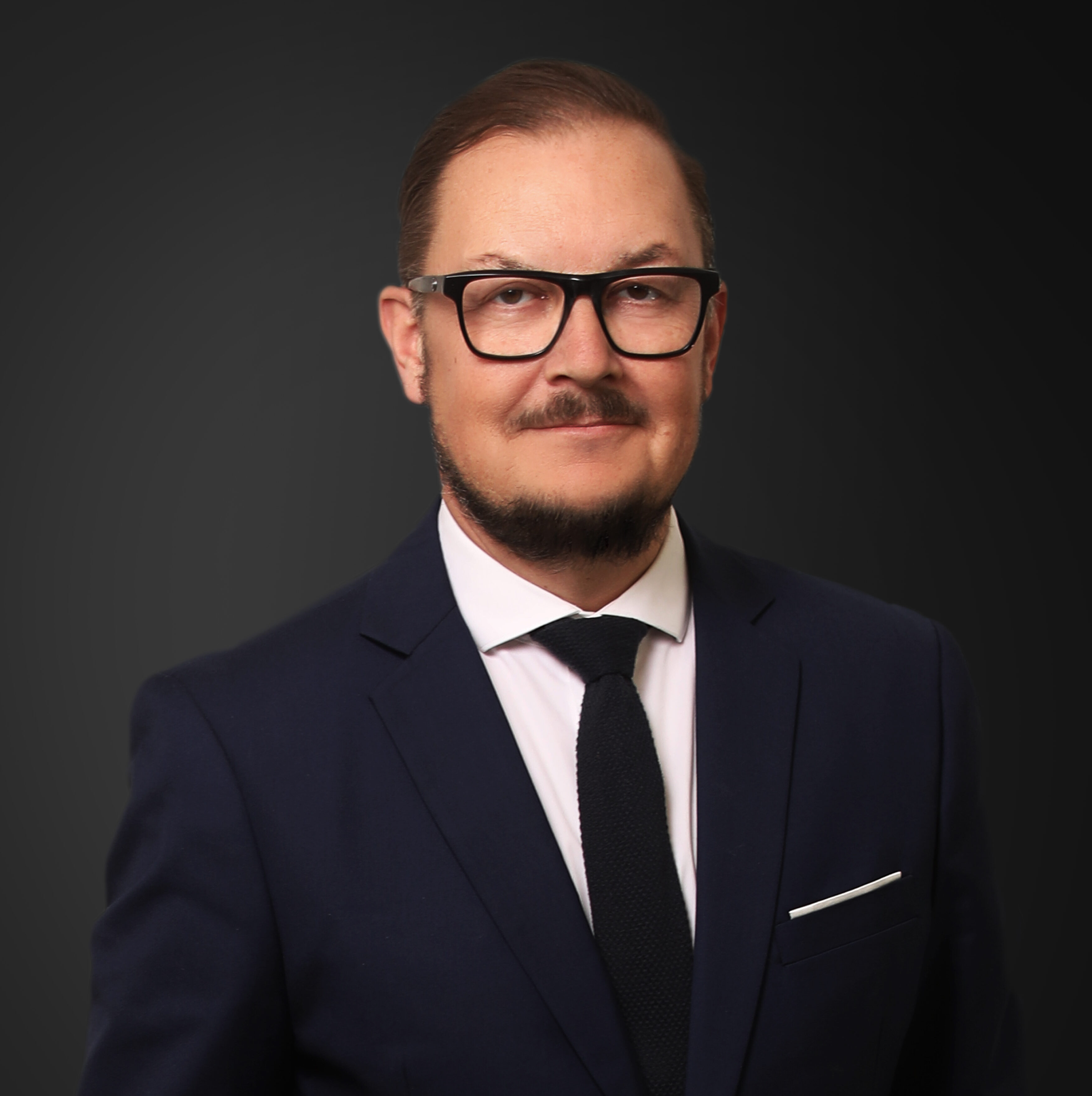 Fredrik Kullman, vd för Svensk Fastighetsförmedling, beskriver det ökade köparintresset som en viktig signal, men konstaterar att nästa steg är att det omsätts i köp och nya projektstarter.
