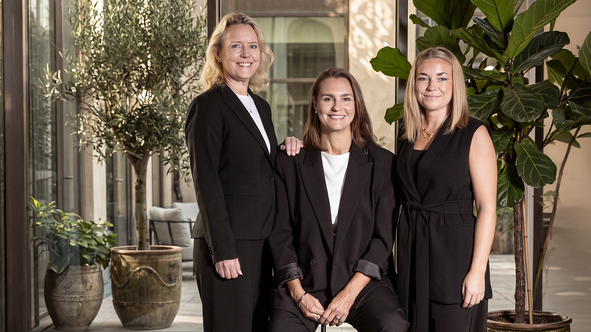 Pernilla Tilly Meijer, Therese Bjurenlind och Lisa Wessberg har tagit över driften av Bjurfors Nyproduktion i väst som franchisetagare. Verksamheten fortsätter med befintliga projekt i Västsverige.